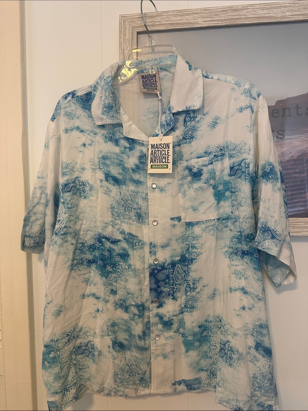 NWT Size Medium Madison Blue and White Tie-Dye Paisley Snap-Up Shirt